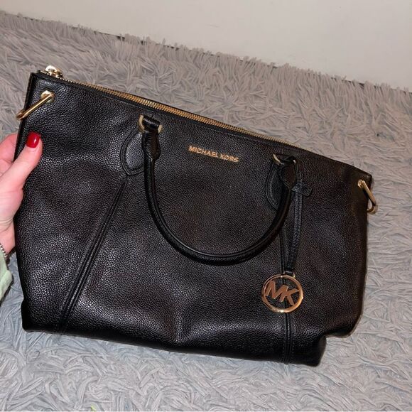 Michael Kors Bag - Picture 3 of 8